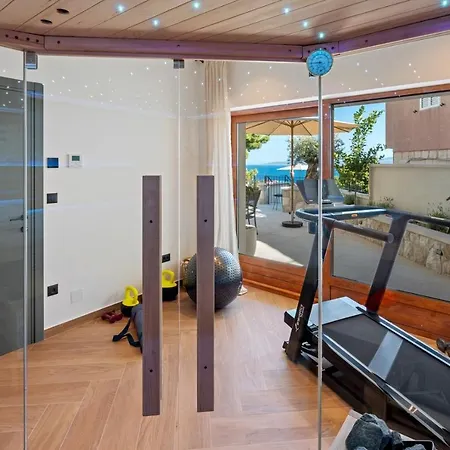 New! Dattero -private Pool, Jacuzzi, Sauna, Media Villa *