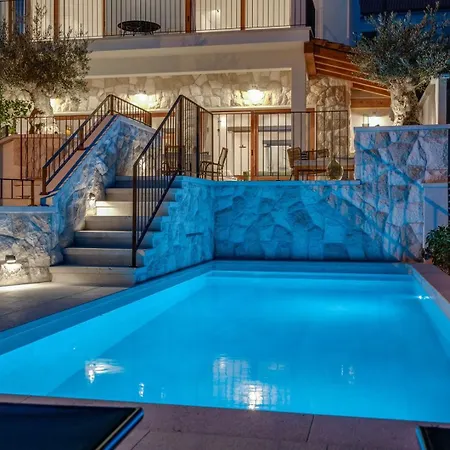 New! Dattero -private Pool, Jacuzzi, Sauna, Media
