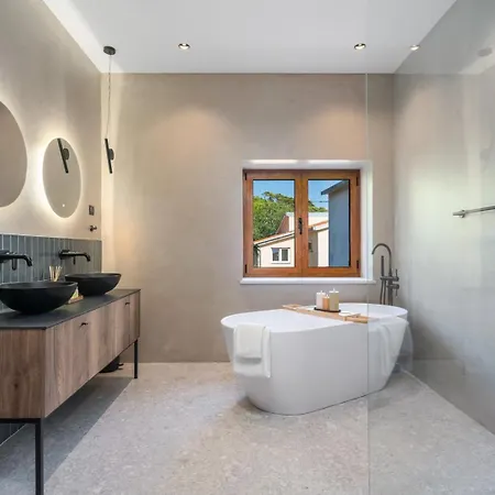 New! Dattero -private Pool, Jacuzzi, Sauna, Media Villa *